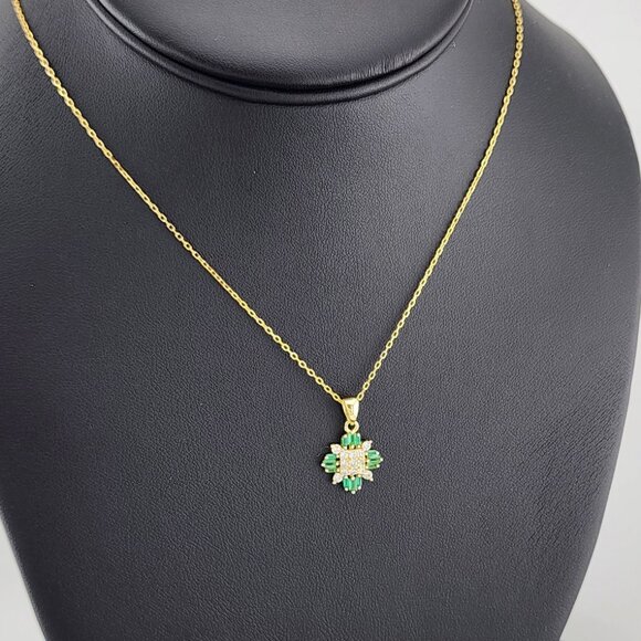 Delicate Sterling Silver 925 Snowflake Necklace – Winter-Inspired Elegance - Picture 5 of 5